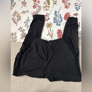 Lululemon jogger - size 12